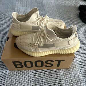 Yeezy 350 v2 ‘Bone’ sz 11.5